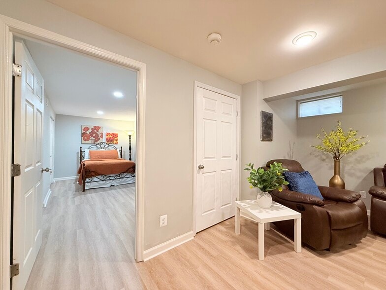 Building Photo - 12088 Maidenhair Dr