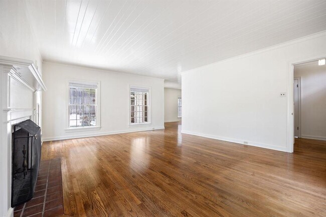 Building Photo - 610 Rathervue Pl