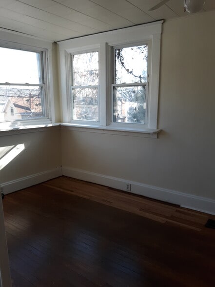 Front bedroom - 2311 Muriel Ct