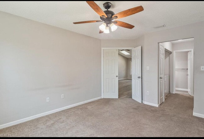 Building Photo - 529 Brisa Dr