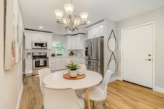 Building Photo - 516 Mabel Ave