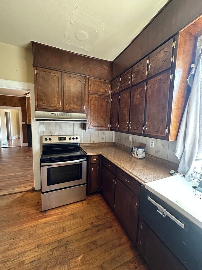 Building Photo - Rent NOW! Charming and spacious historic home in Porterdale Village featuring three bedrooms, two...