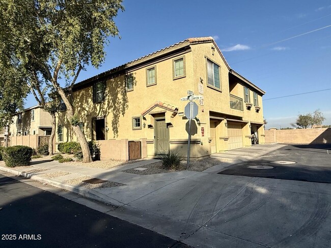 Building Photo - 1520 N 80th Dr