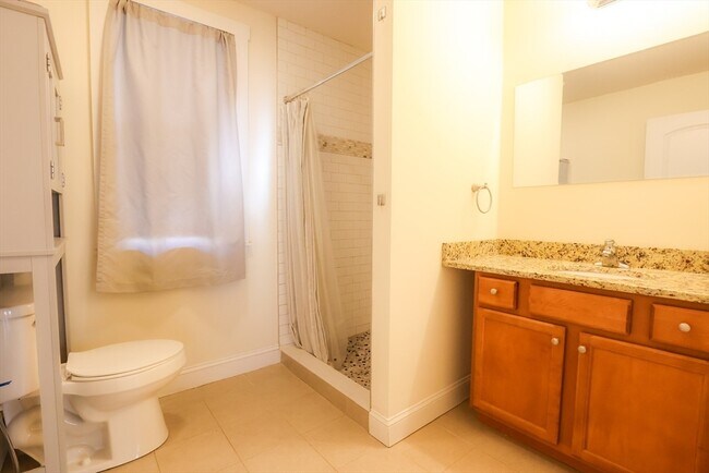 Building Photo - 29-33-33 Highland Ave