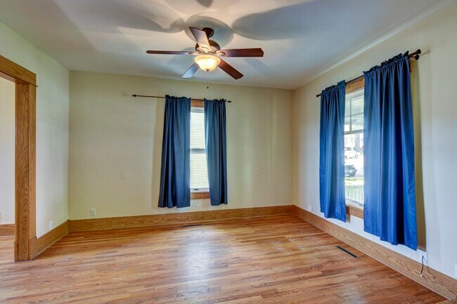 Building Photo - 307 N 31st St