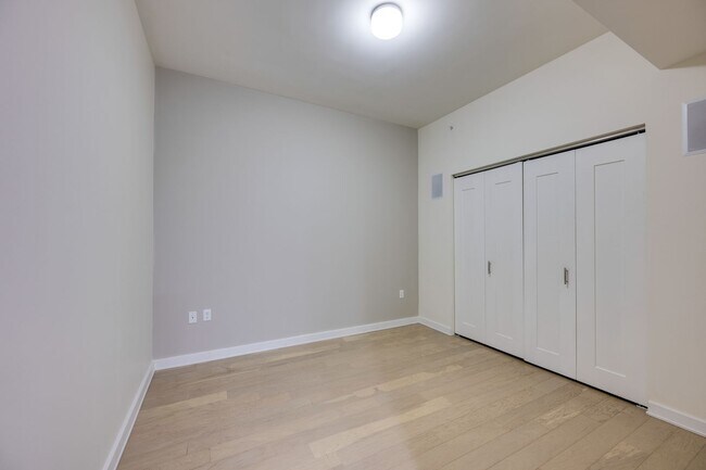 Building Photo - Beautiful 15th floor condo at TwelveTwelve
