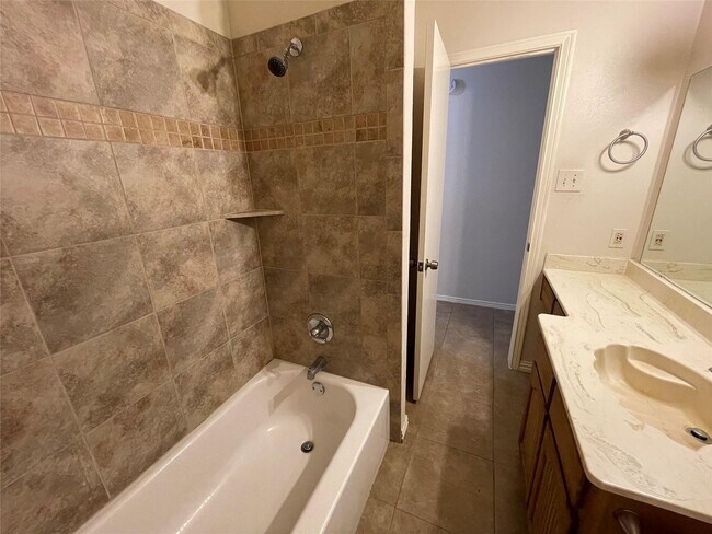 Building Photo - 6601-6603 Laura Ann Court