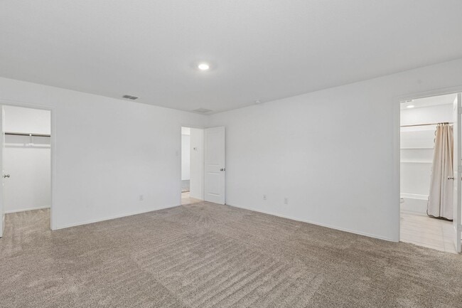 Building Photo - Fresh, Stylish & Move-In Ready in Eagle Mountain–Saginaw ISD