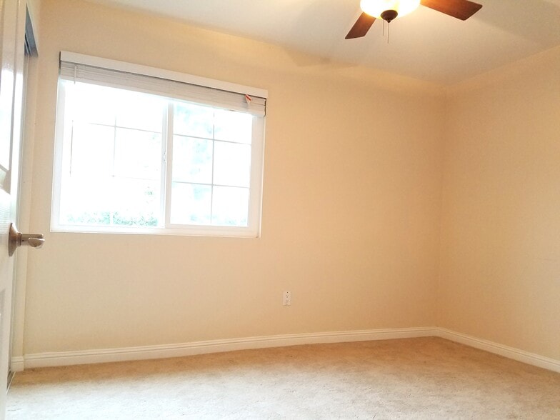 Guest Bedroom - 2831 Hillsboro Court