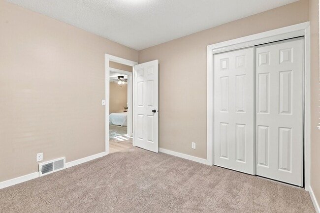 Building Photo - 350 Skyline Dr