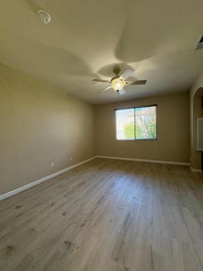 Building Photo - 684 Whitfield Ln