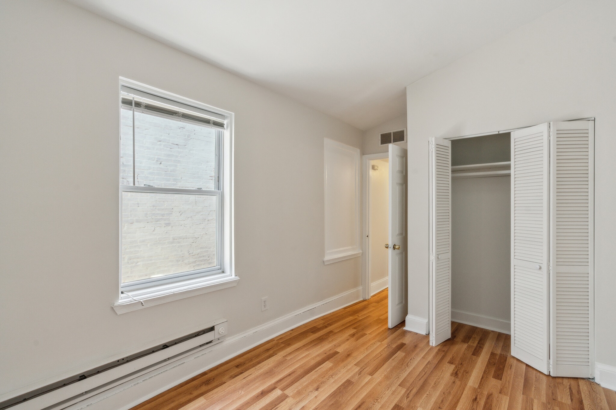 Building Photo - 822 W Lombard St