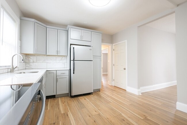 Building Photo - 31 Graham St