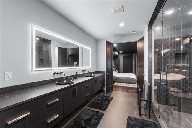 Building Photo - 906 Lenox Blvd