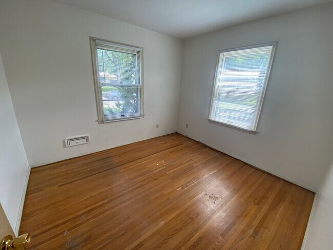 Building Photo - 5 Bedroom by NDSU!!