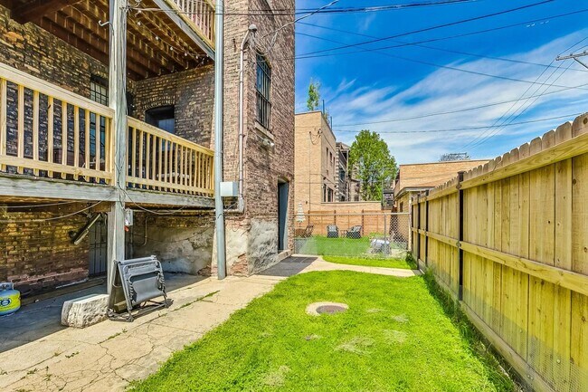 Building Photo - 3717 N Magnolia Ave