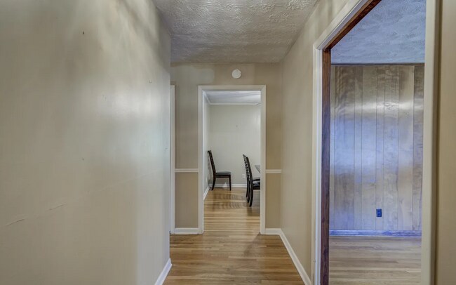 Building Photo - 223 Sequoyah Dr