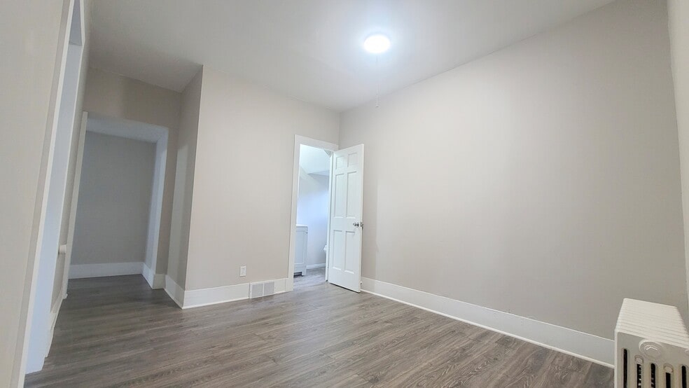 Building Photo - 3988 Lake Ave