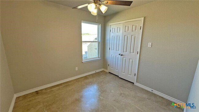 Building Photo - 214 Leon Ln