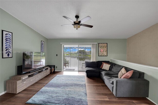 Building Photo - 2737 S Oakland Forest Dr