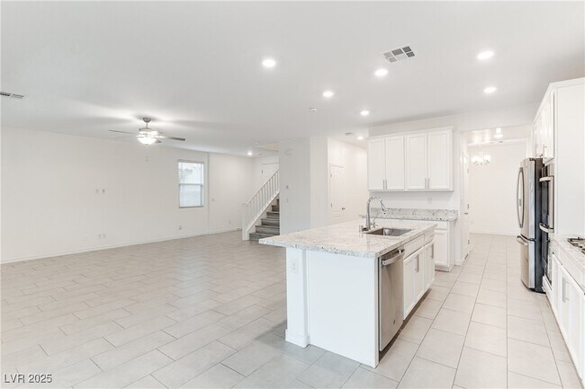 Building Photo - 12333 Silvana St