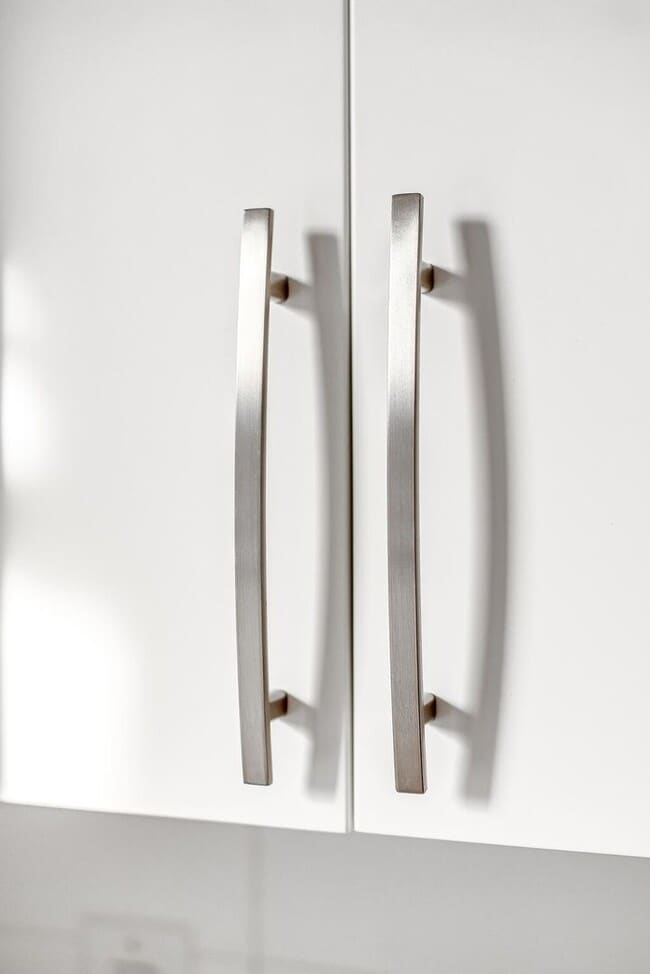 Building Photo - Stunning one bedroom unit in The Wedgewood section of town.