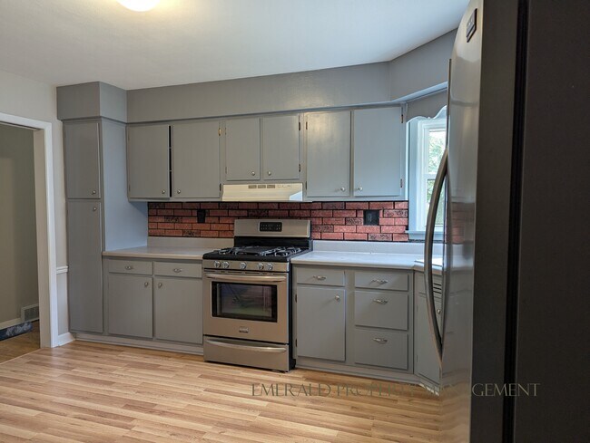 Building Photo - 1904 Wisteria Rd