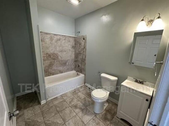 Building Photo - 94 Scrantom St