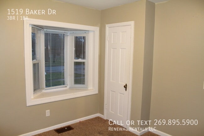 Building Photo - 1519 Baker Dr
