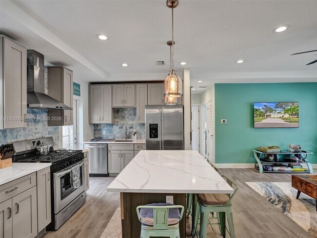 Building Photo - 937 SW 17th St