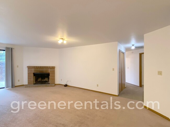 Building Photo - 3BR 2BA Rambler in Emerald Hills Community