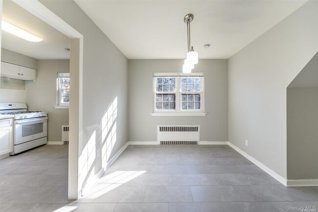 Building Photo - 57 Hemlock St