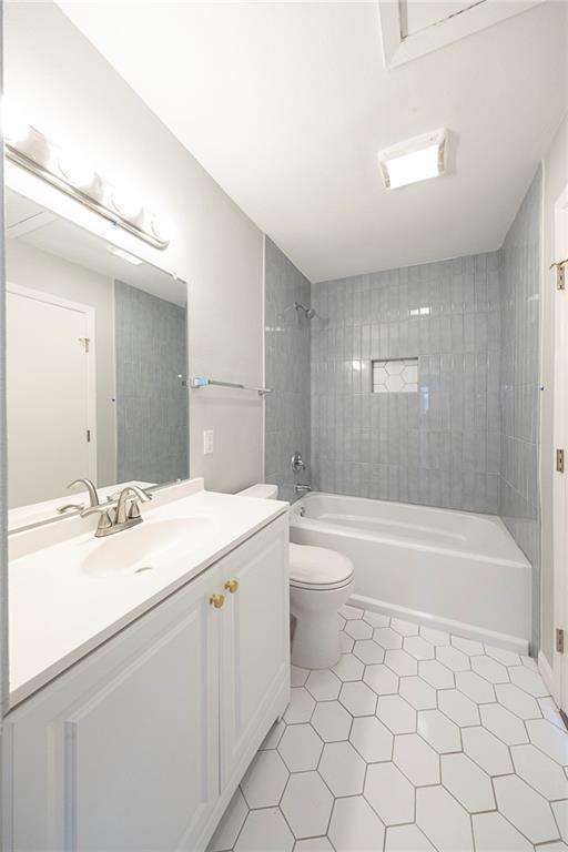 Building Photo - 4900 Hawk Cove