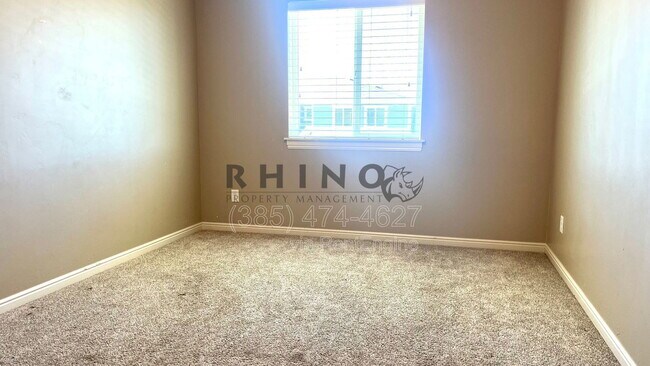 Building Photo - 1385 Bridal Veil Dr