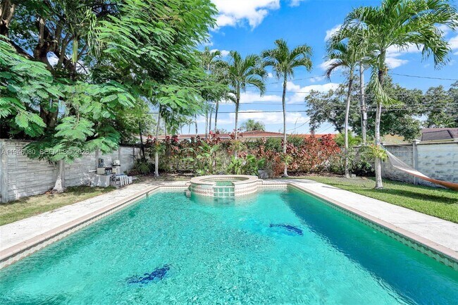 Building Photo - 5781 SW 25th St