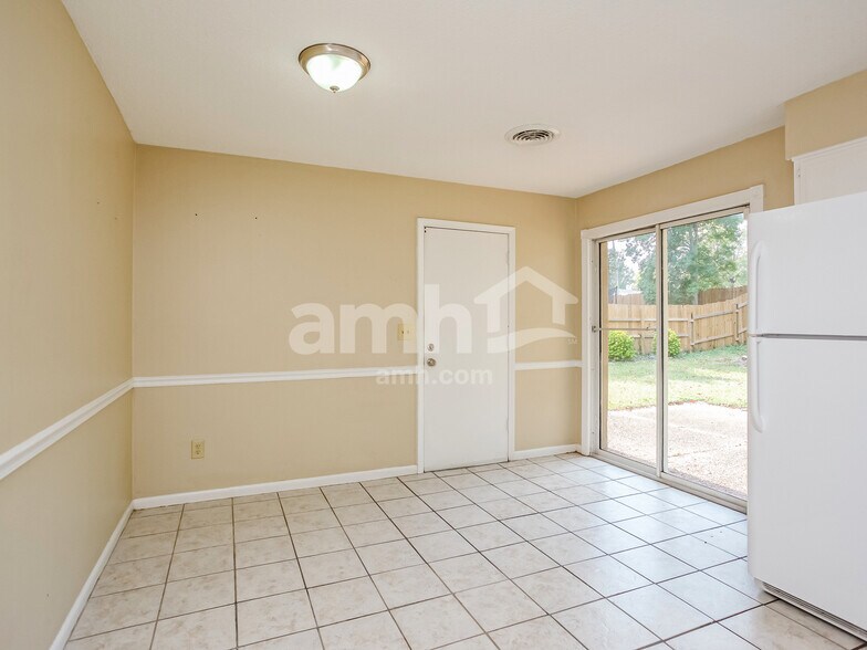 Building Photo - 3831 Innsbrook Dr