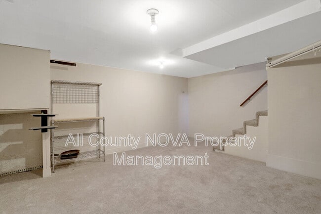 Building Photo - 2238 Farrington Ave