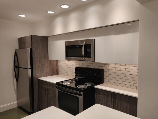 Building Photo - 131 Saint Botolph St