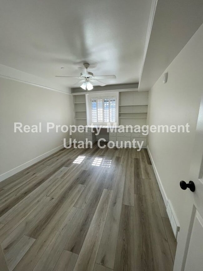 Building Photo - 2244 N Canyon Rd