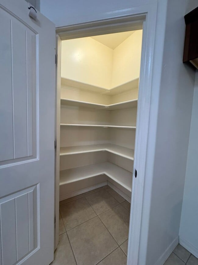 Building Photo - 3BR,2BS Custom home w/3 Car-Boat Deep Garage-Target shopping area