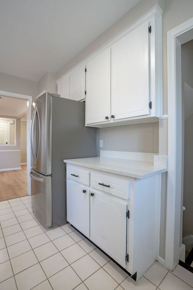 Building Photo - 3 Bedroom Ranch - $2650