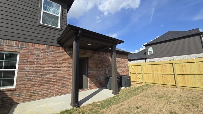 Building Photo - 1210 Pennock Dr