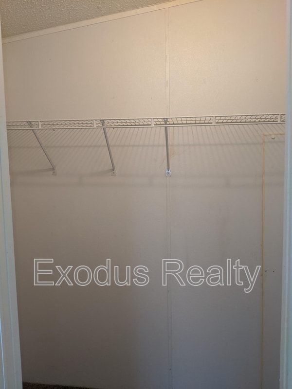 Building Photo - 73 Forest Dr