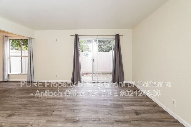 Building Photo - 2043 Sierra Rd