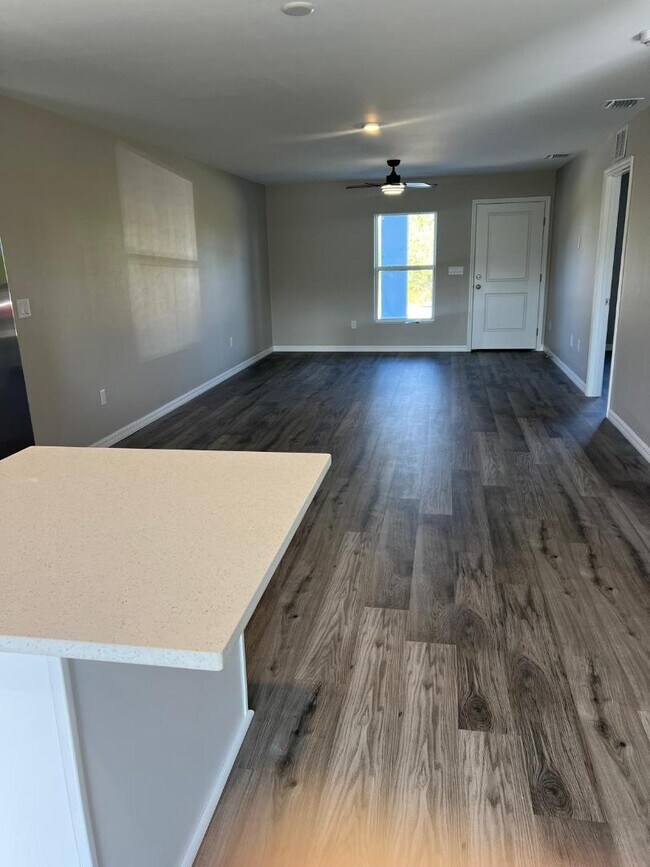 Building Photo - 372 Compese Ave S