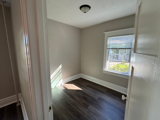 Building Photo - 2 Arbor St