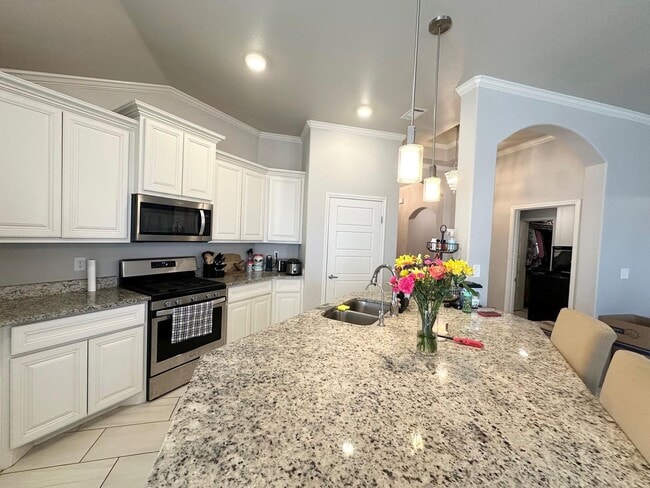 Building Photo - 4 Bedroom 2 Bathroom Property Ready to Rent!