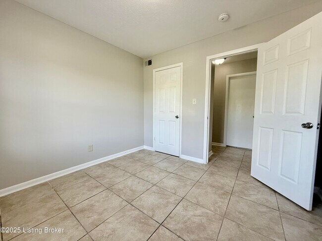 Building Photo - 12611 E Orell Rd