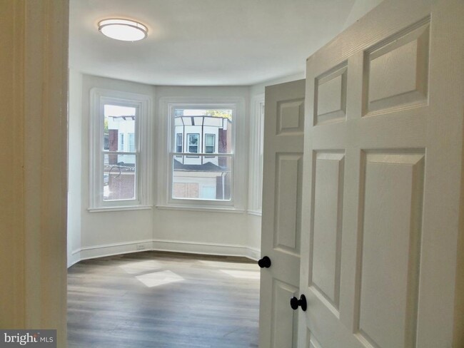 Building Photo - 405 W Ruscomb St