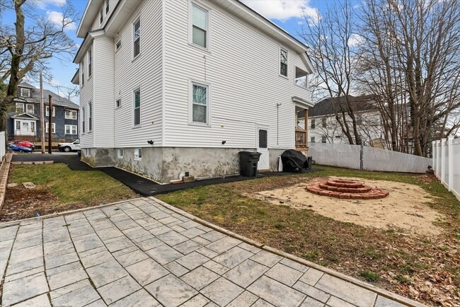 Building Photo - 16 Campo Seco St